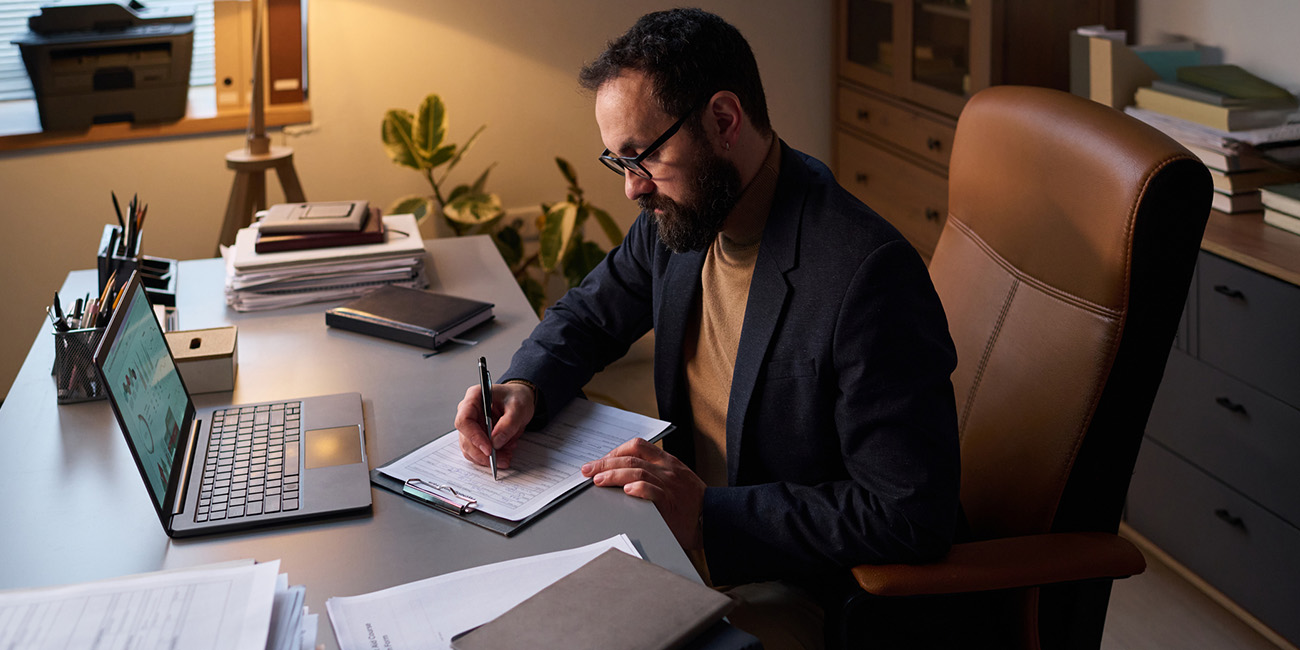 AOT-August-SEO Therapist taking notes after session